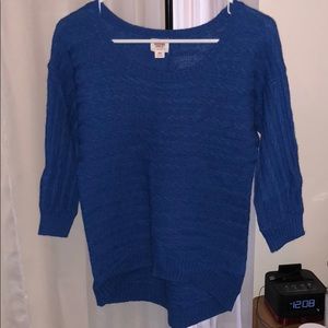 Three quarter sleeve sweater